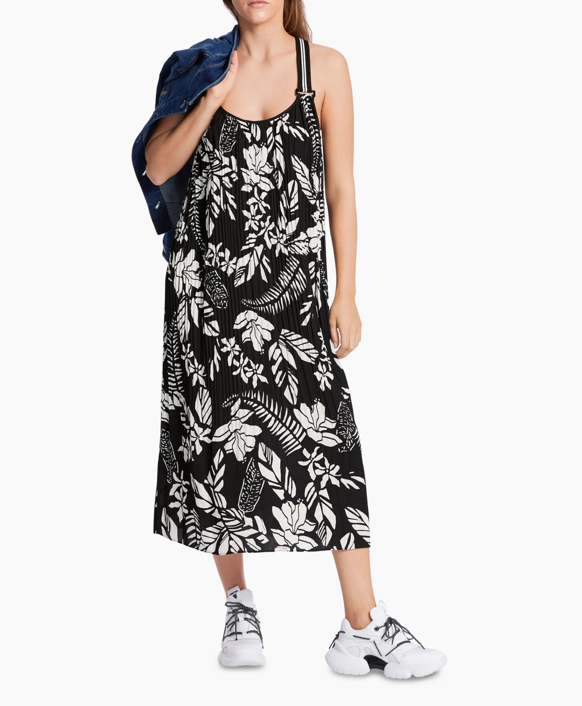 Marccain Sport Jurk Ws 21.08 W22 Zwart