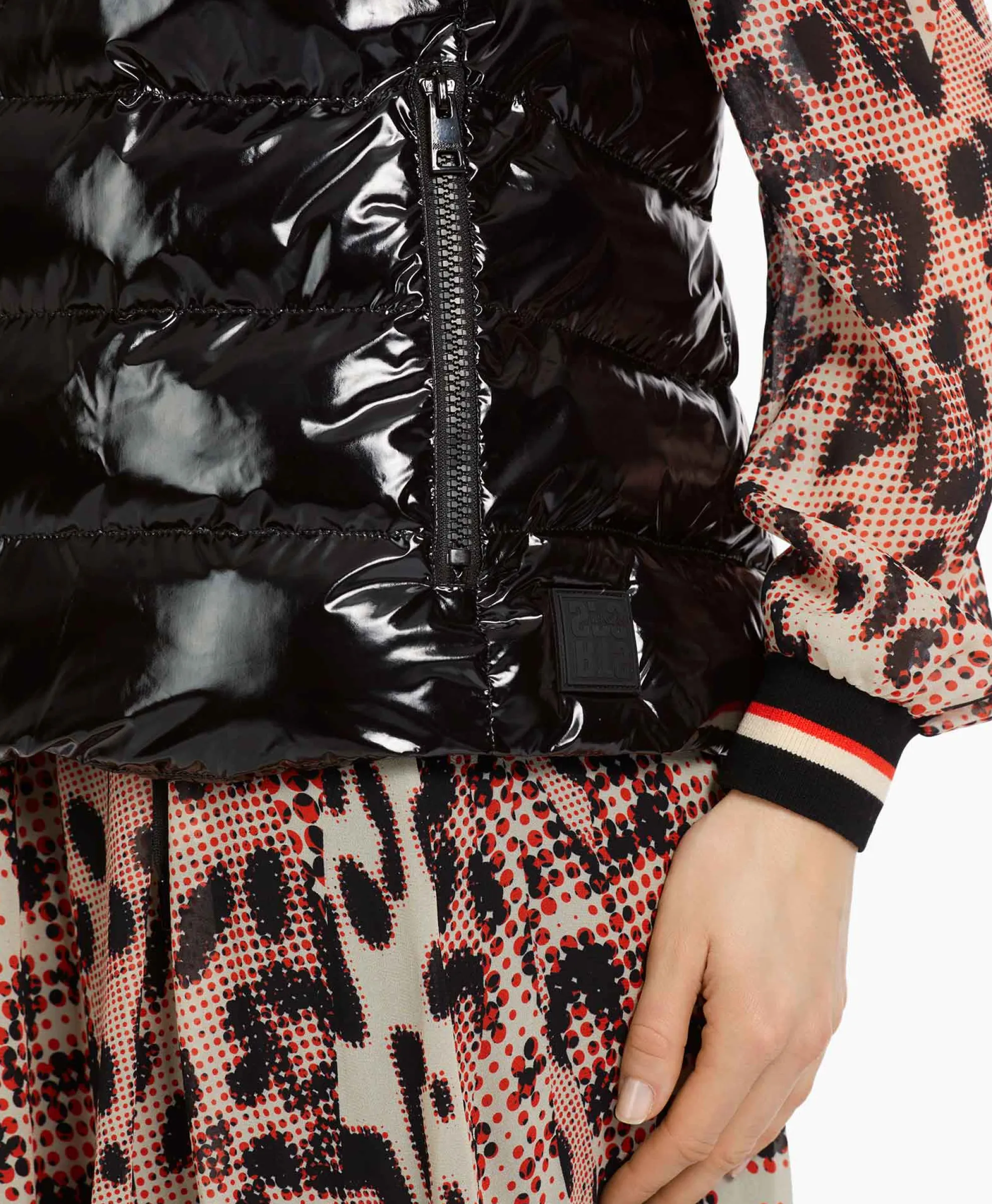 Marccain Sport Vest Vs 37.01 W36 Zwart